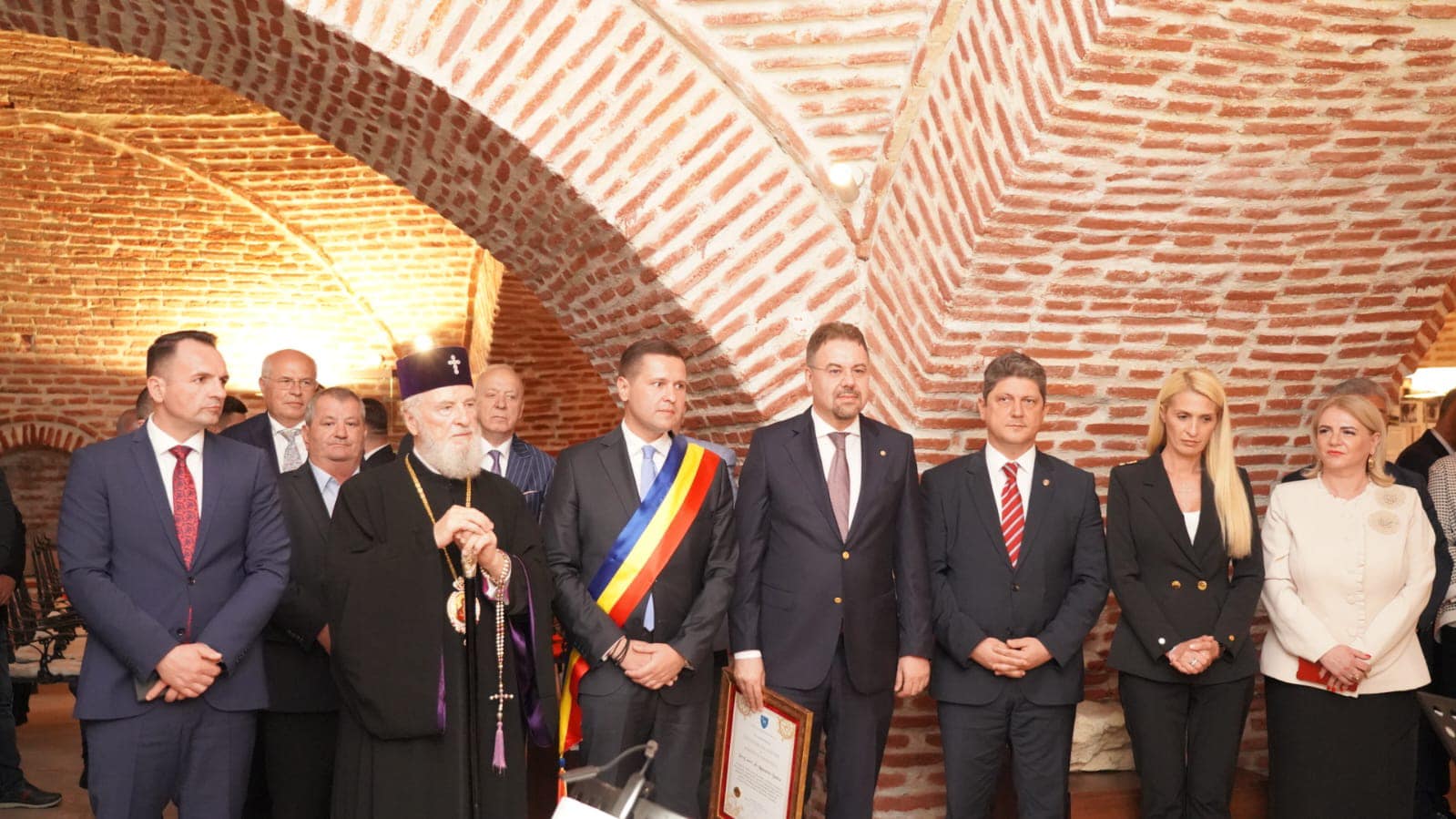 Președintele CJ Dâmbovița, Corneliu Ștefan a oferit titlul de cetățean de onoare al județului Dâmbovița, prof. univ. dr. Leonardo Badea 