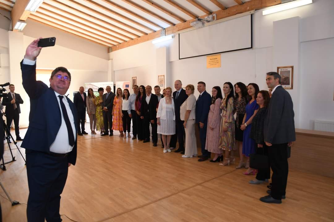 Secretarul general adjunct al NATO, Mircea Geoana a participat la deschiderea anului școlar la Școala Ghergani și Liceul Răcari