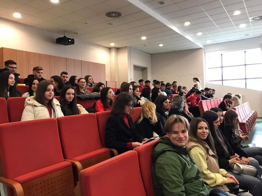 Ziua Economistului și Ziua Profesorului de Economie au fost sărbătorite la Facultatea de  Științe Economice de la  Universitatea Valahia din Târgoviște 