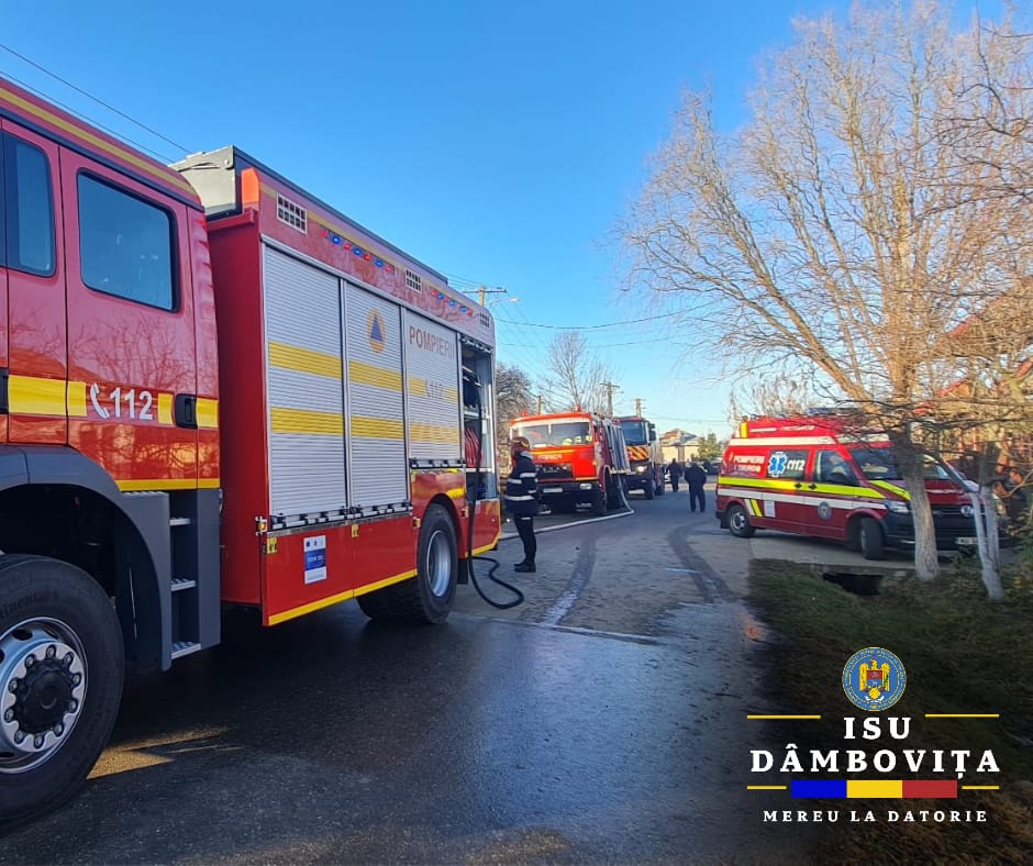 Incendiu produs la o casă în localitatea Vișina, pompierii de la Garda de Intervenție Vișina au  acționat cu două autospeciale de stingere 