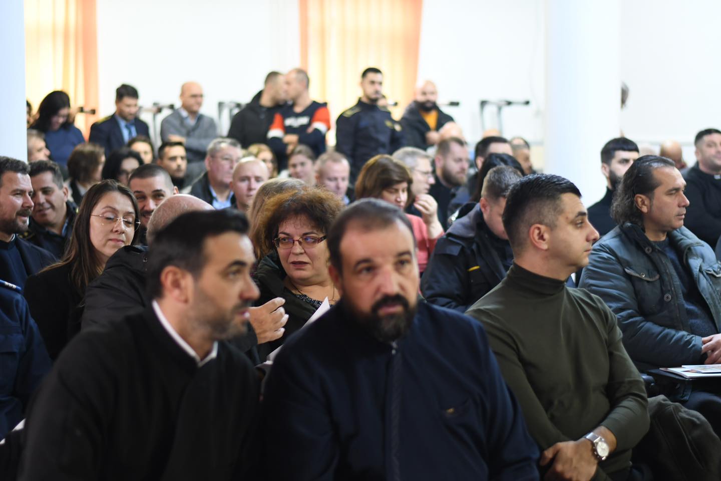 Joi, 14 decembrie 2023, Penitenciarul Mioveni a devenit martorul unui eveniment deosebit, în care preotul și profesorul universitar Constantin Necula